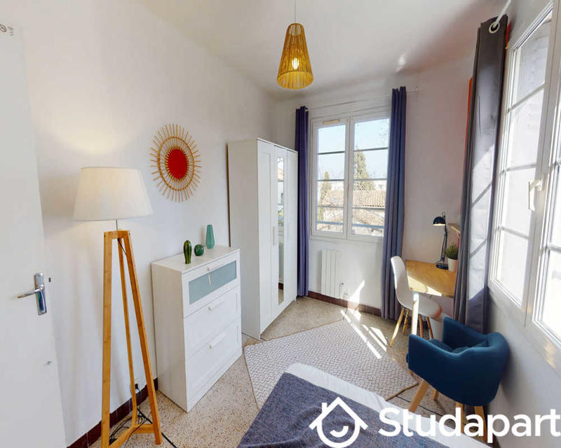 Chambre - 70 m² - 1 pièce