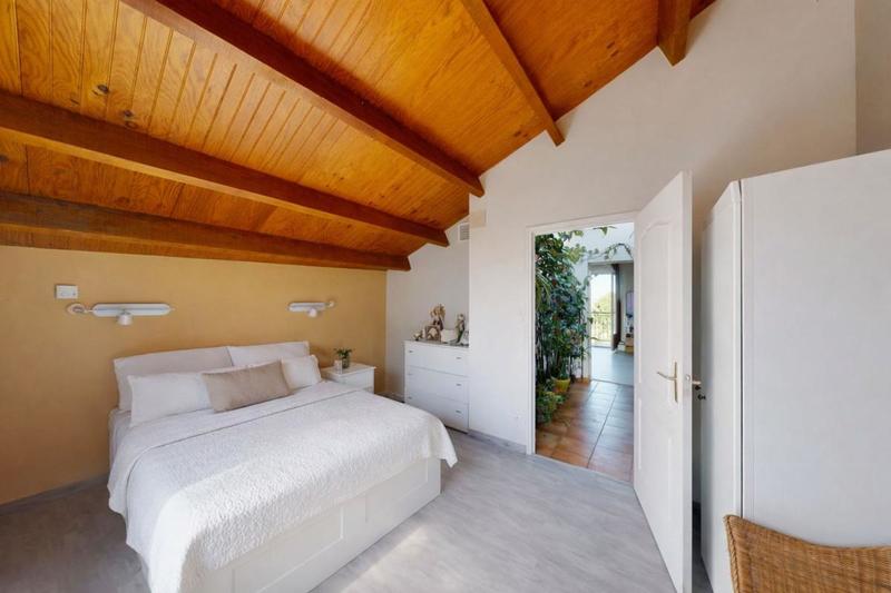 Maison - 209 m² - 6 pièces