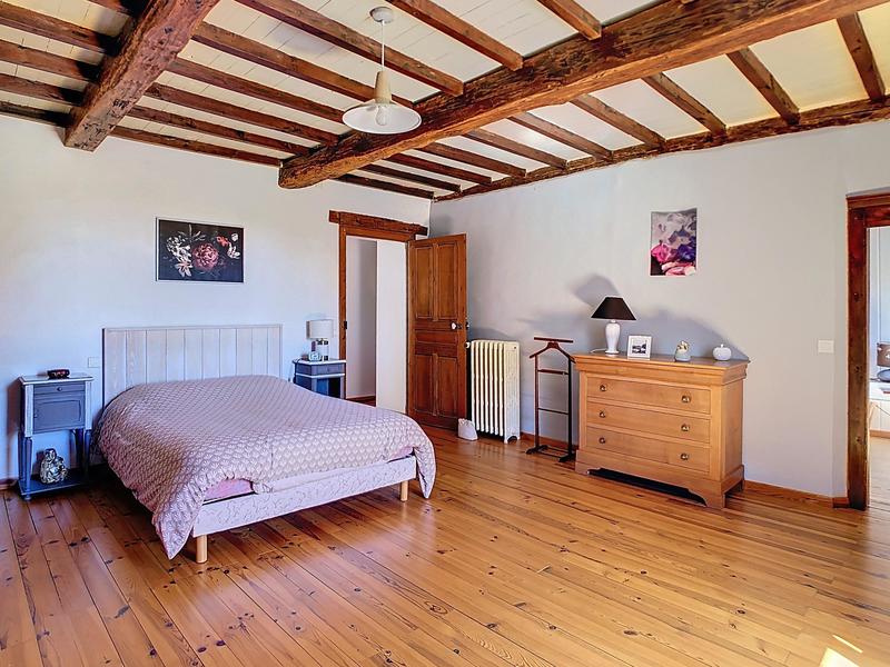 Maison - 256 m² - 10 pièces