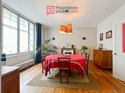 Maison - 210 m² - 9 pièces