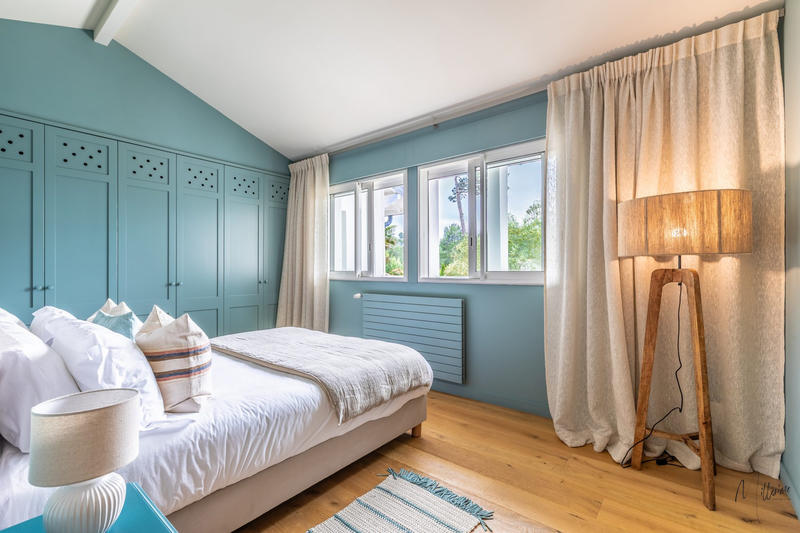 Maison - 312 m² - 8 pièces