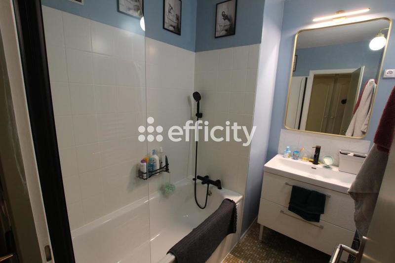 Appartement - 93 m² - 5 pièces