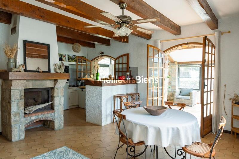 Maison - 204 m² - 8 pièces