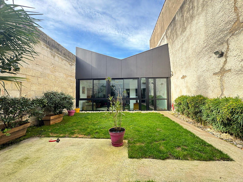 Maison - 308 m² - 9 pièces