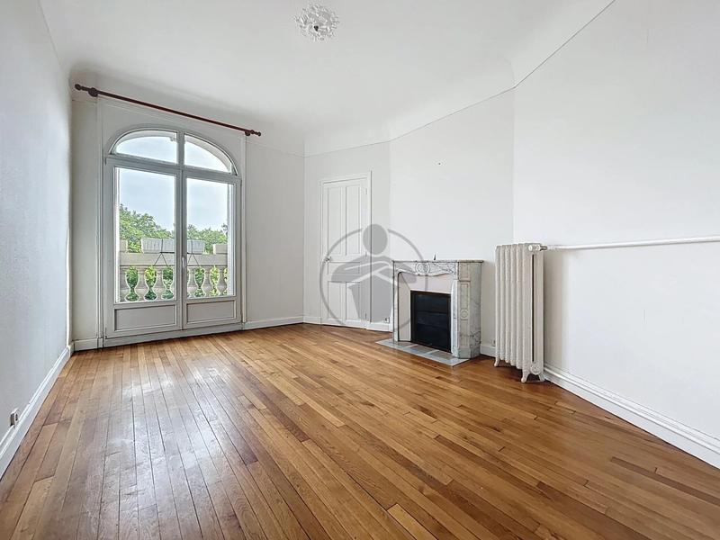 Appartement - 125 m² - 5 pièces