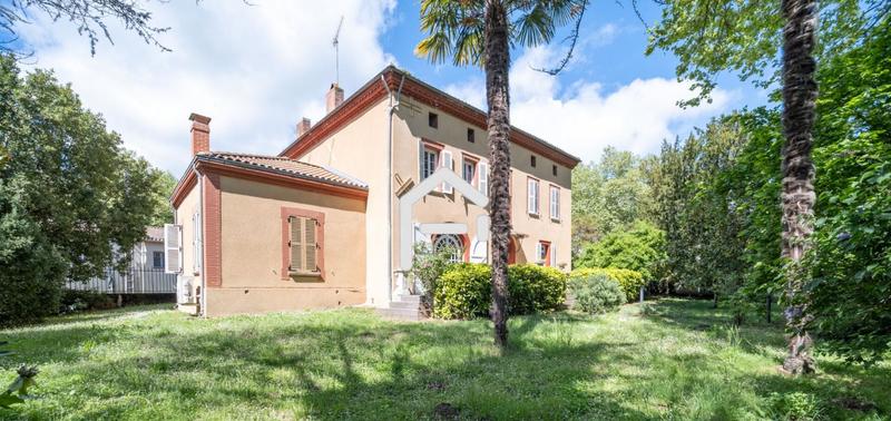 Maison - 250 m² - 7 pièces