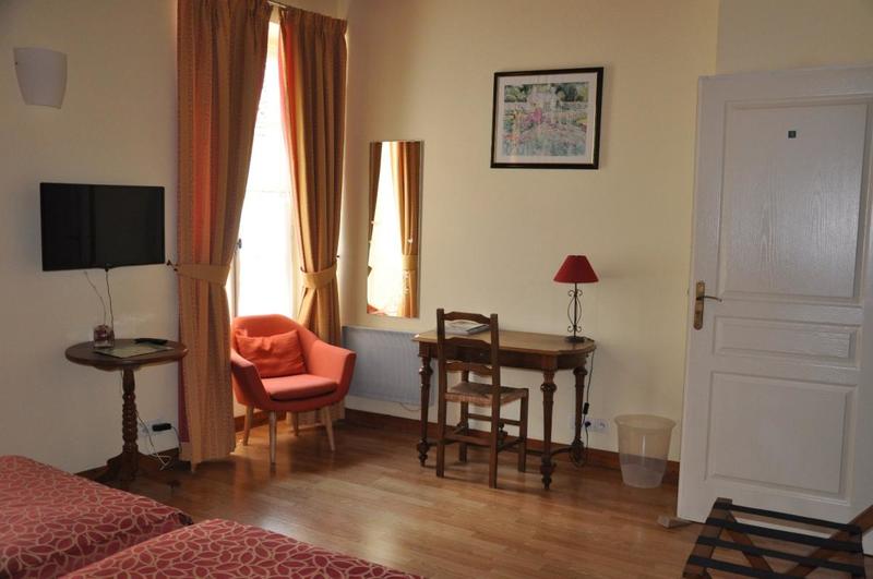 Maison - 713 m² - 15 pièces