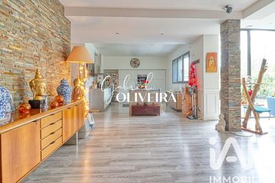 Maison de maîtres - 242 m² - 7 pièces