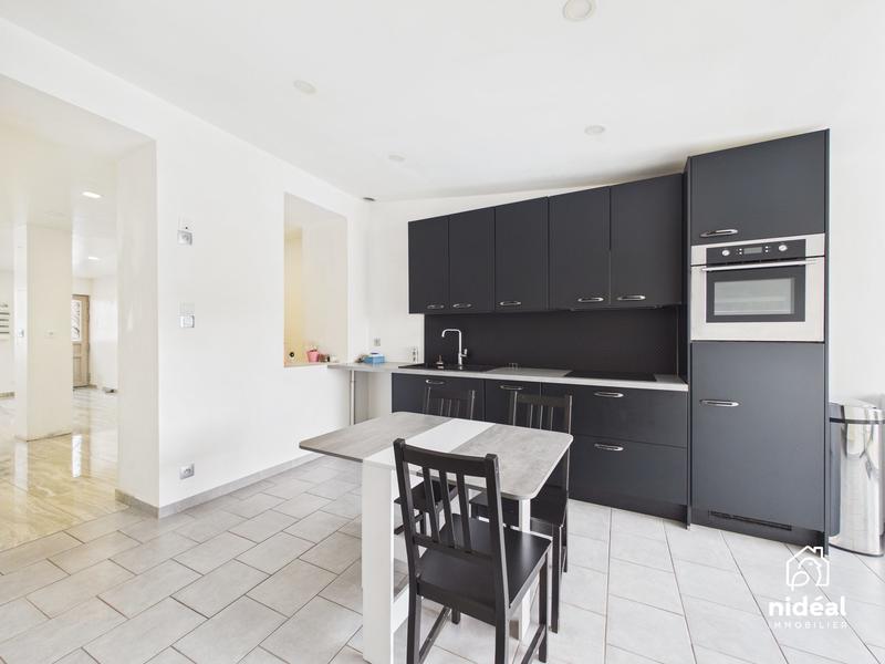 Maison - 104 m² - 4 pièces