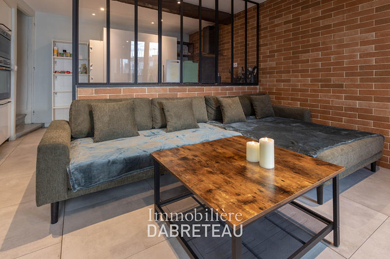 Chambre - 150 m² - 9 pièces