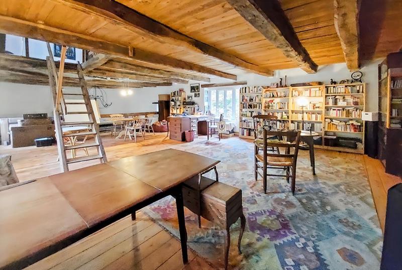 Maison - 360 m² - 10 pièces