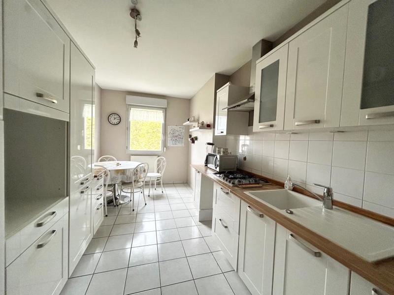 Appartement - 100 m² - 4 pièces