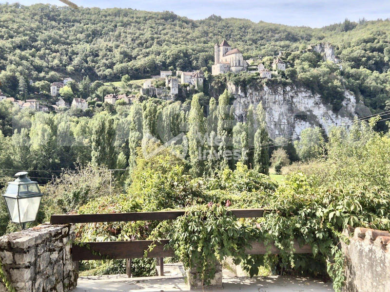 Maison - 257 m² - 11 pièces