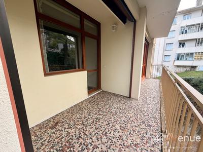 Appartement - 144 m² - 5 pièces