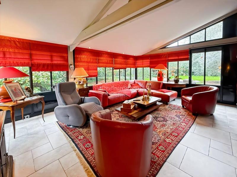 Maison - 291 m² - 9 pièces