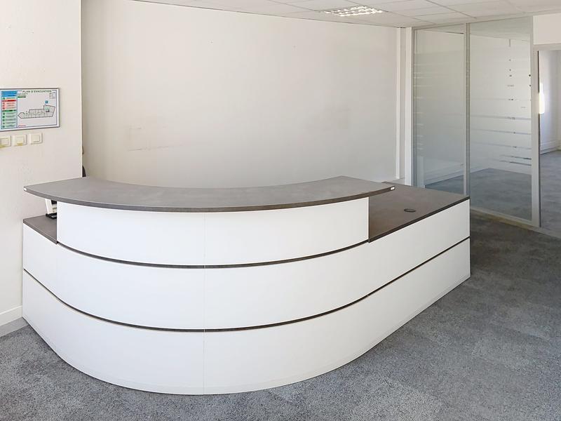 Local d'activités - 348 m² - 14 pièces