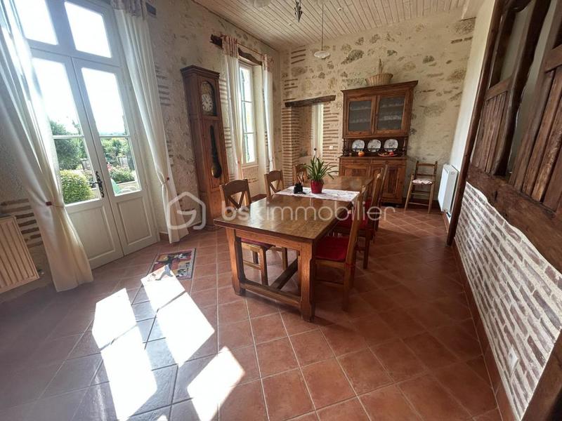Maison en pierre - 221 m² - 7 pièces