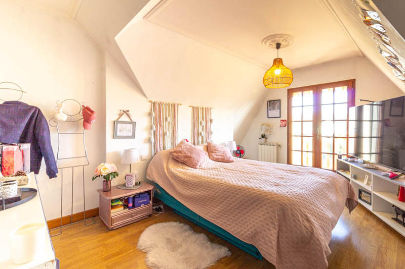 Maison - 198 m² - 8 pièces