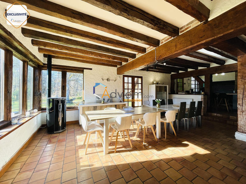 Maison - 217 m² - 8 pièces