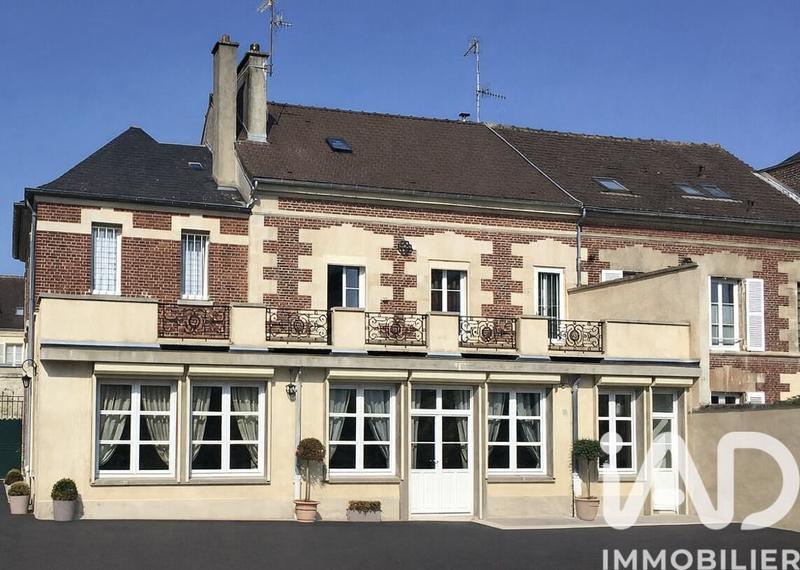 Maison de ville - 295 m² - 9 pièces