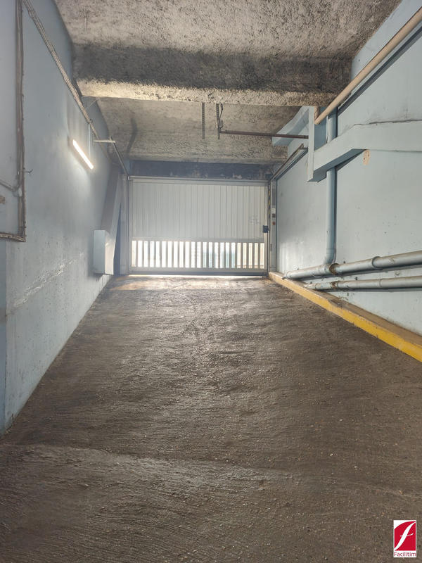 Parking / Garage - 13 m²