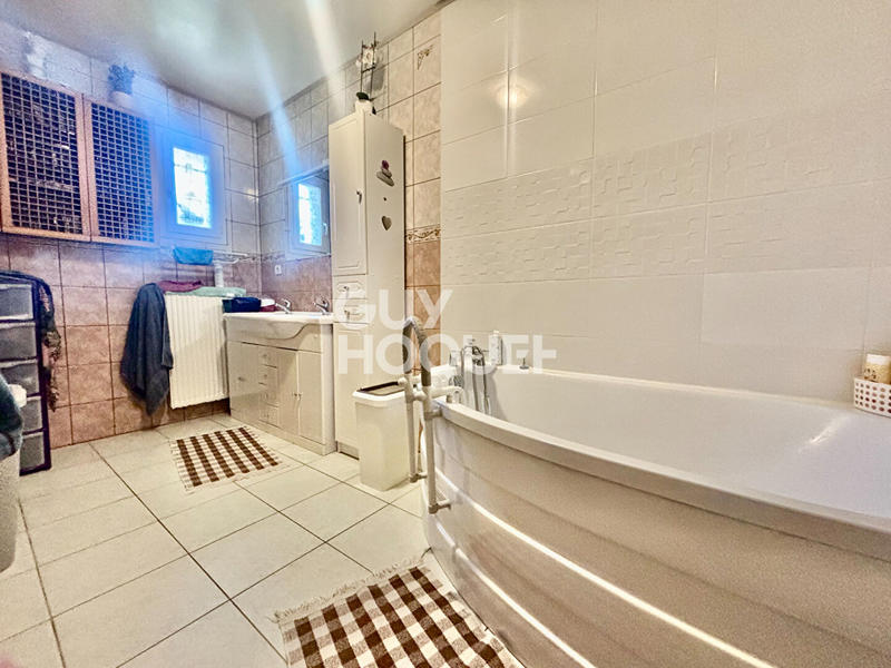 Maison - 138 m² - 4 pièces