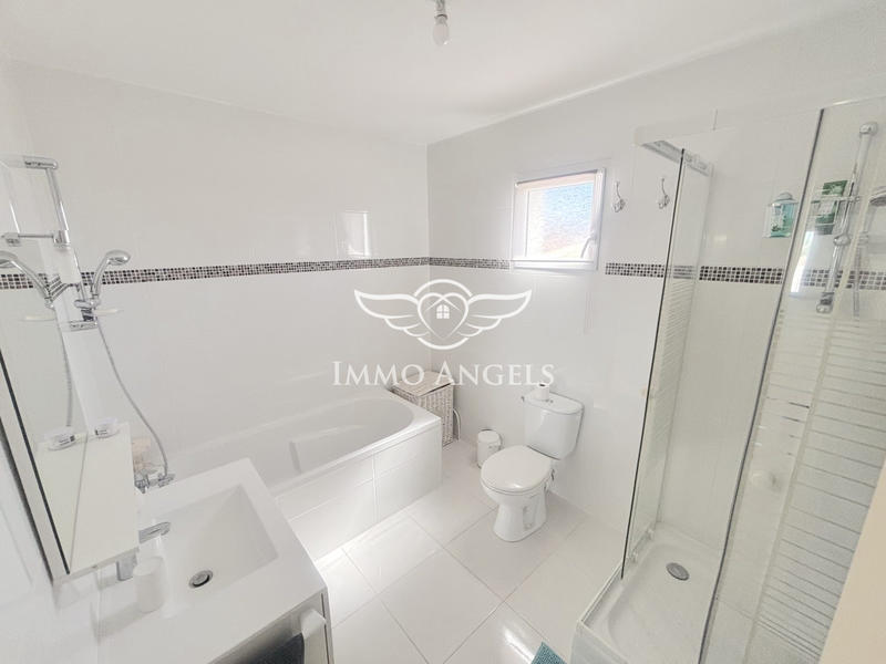 Maison traditionnelle - 107 m² - 4 pièces