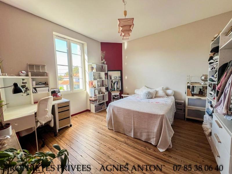 Maison - 225 m² - 8 pièces