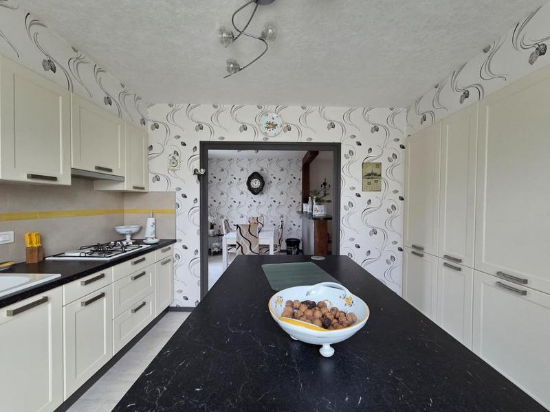 Maison - 143 m² - 6 pièces