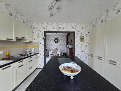 Maison - 143 m² - 6 pièces