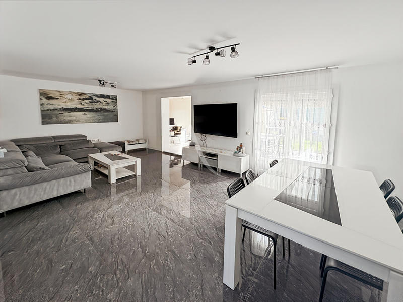 Maison - 95 m² - 6 pièces