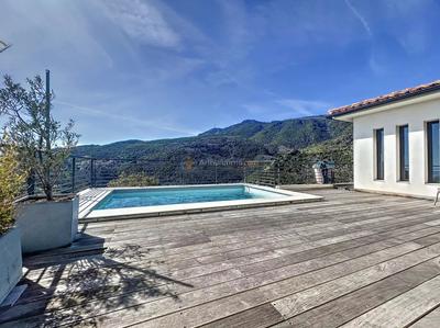 Maison - 195 m² - 5 pièces