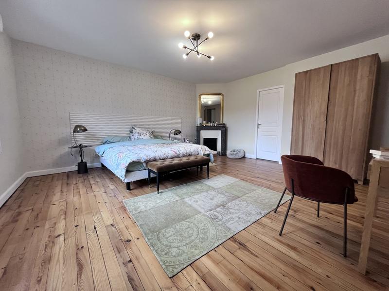 Maison traditionnelle - 530 m² - 16 pièces