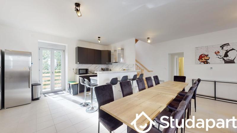 Chambre - 11 m² - 1 pièce