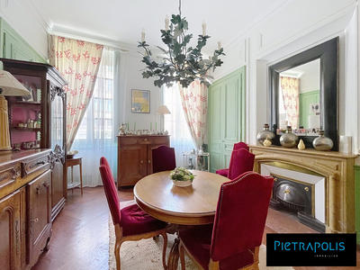 Appartement - 186 m² - 6 pièces