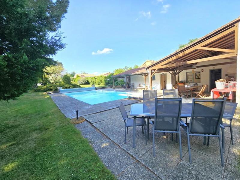 Propriété - 177 m² - 8 pièces