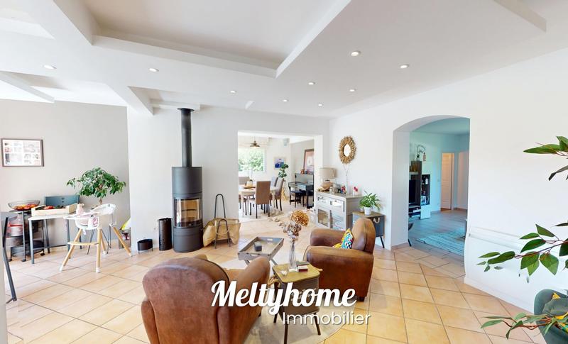 Maison - 195 m² - 10 pièces