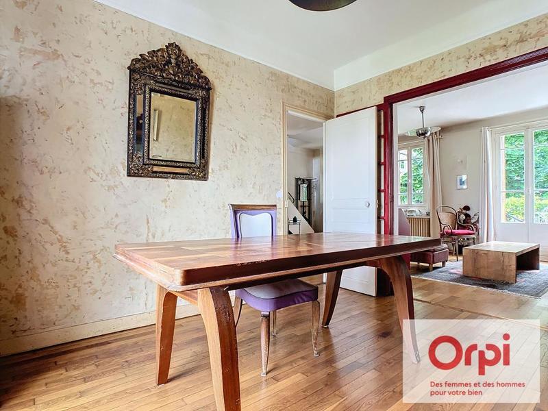 Maison - 198 m² - 6 pièces