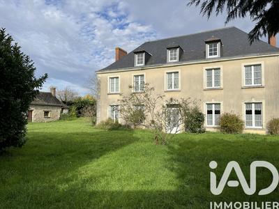 Maison - 202 m² - 8 pièces