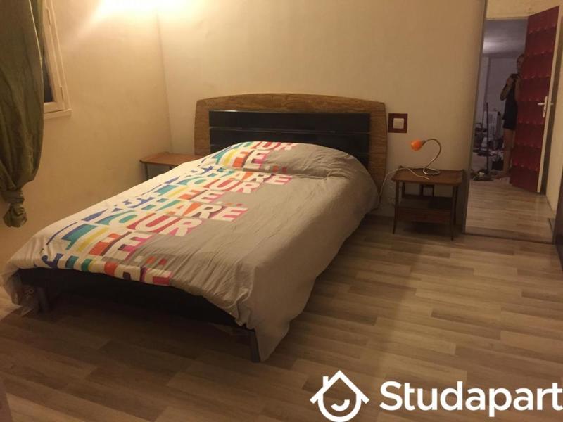 Chambre - 13 m² - 1 pièce