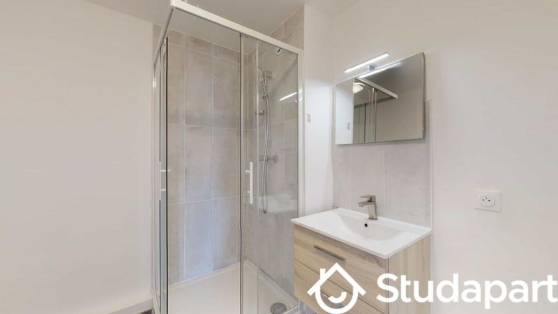 Chambre - 11 m² - 1 pièce