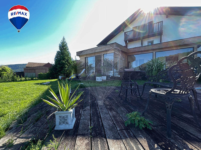 Château - 240 m² - 9 pièces