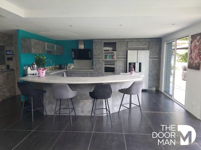 Maison - 330 m² - 11 pièces