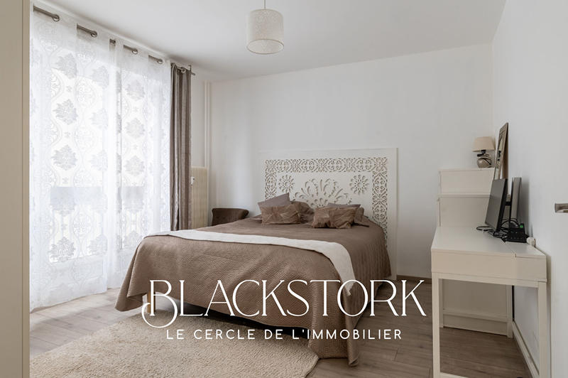 Appartement - 93 m² - 5 pièces