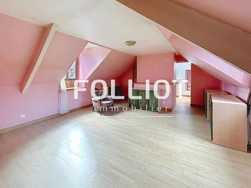 Maison - 277 m² - 8 pièces