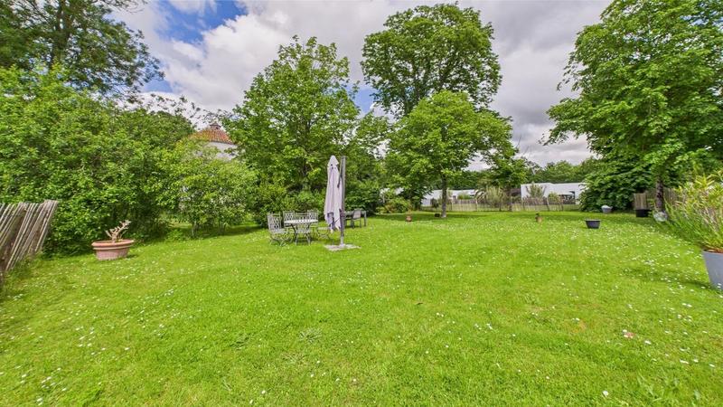 Appartement - 95 m² - 4 pièces