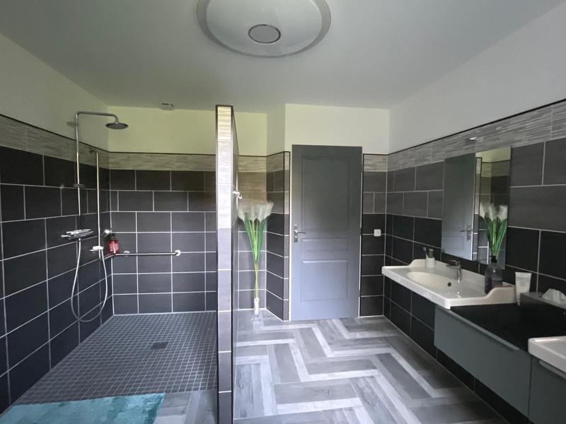 Maison - 215 m² - 6 pièces