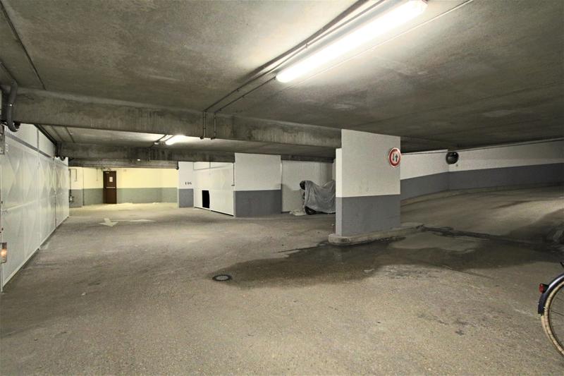 Parking / Garage - 13 m²