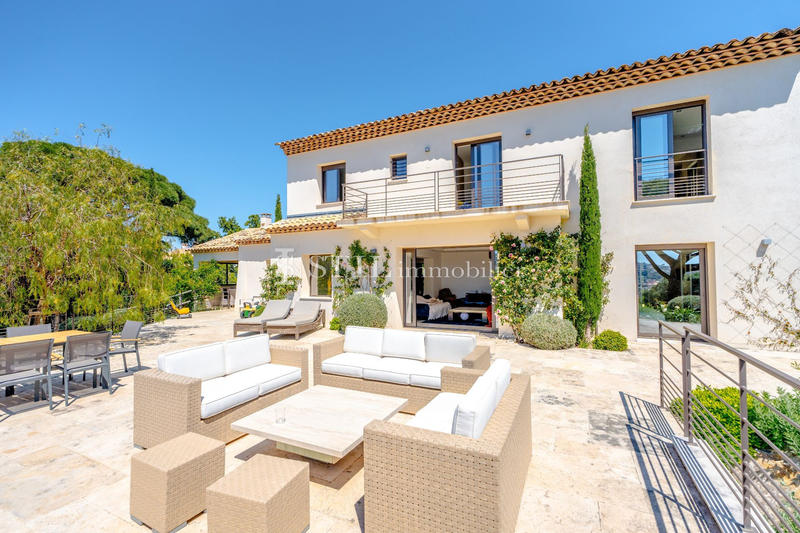 Villa - 220 m² - 8 pièces