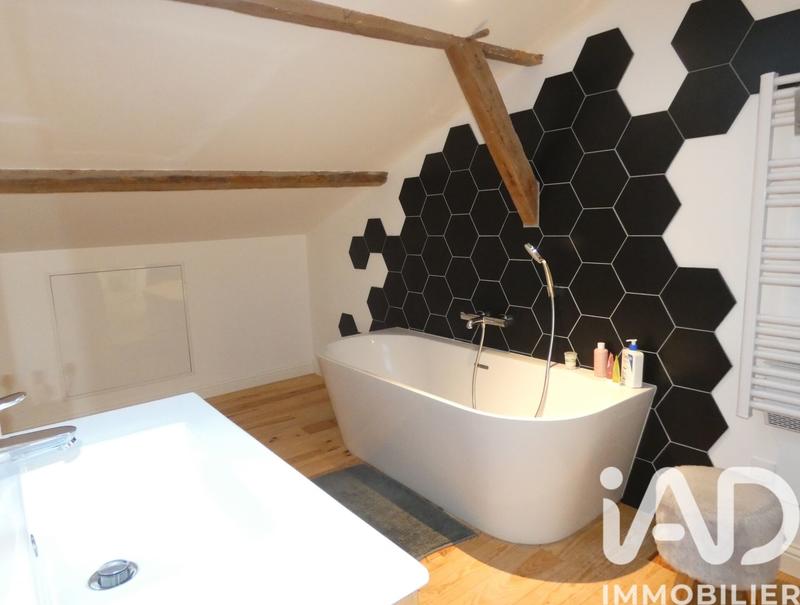 Maison - 259 m² - 9 pièces